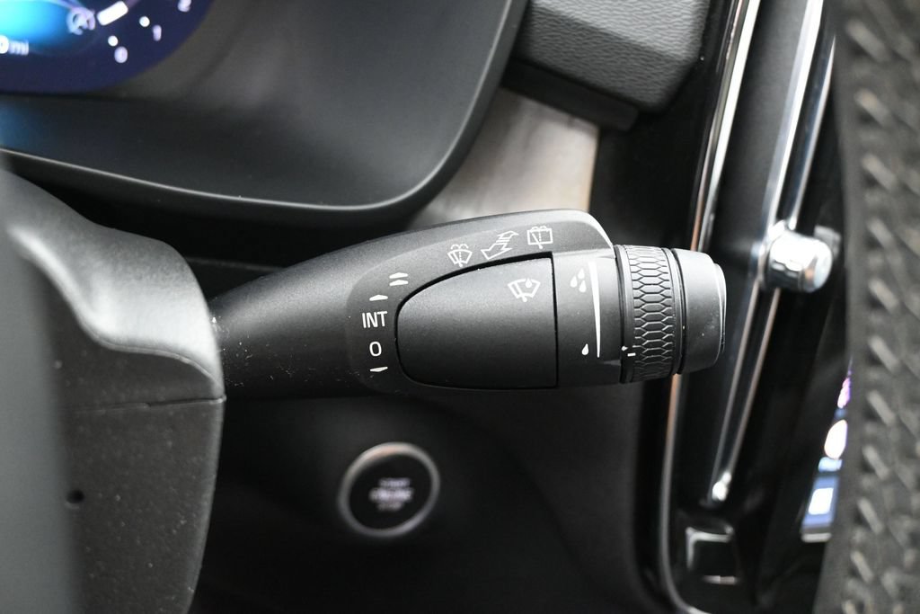 Used 2023 Volvo XC40 B5 Ultimate w/ Climate Package AWD/4WD image 16