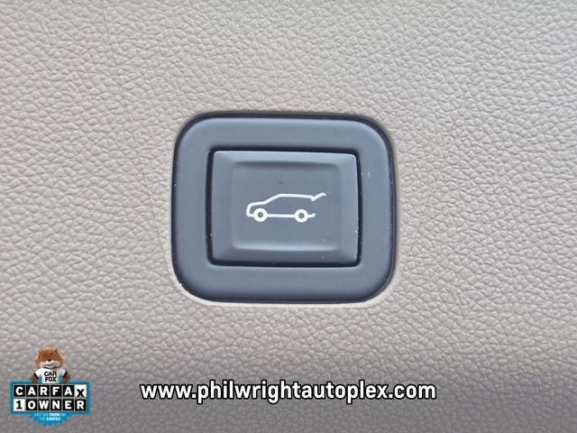 Used 2024 GMC Yukon XL Denali w/ Advanced Technology Package image 23