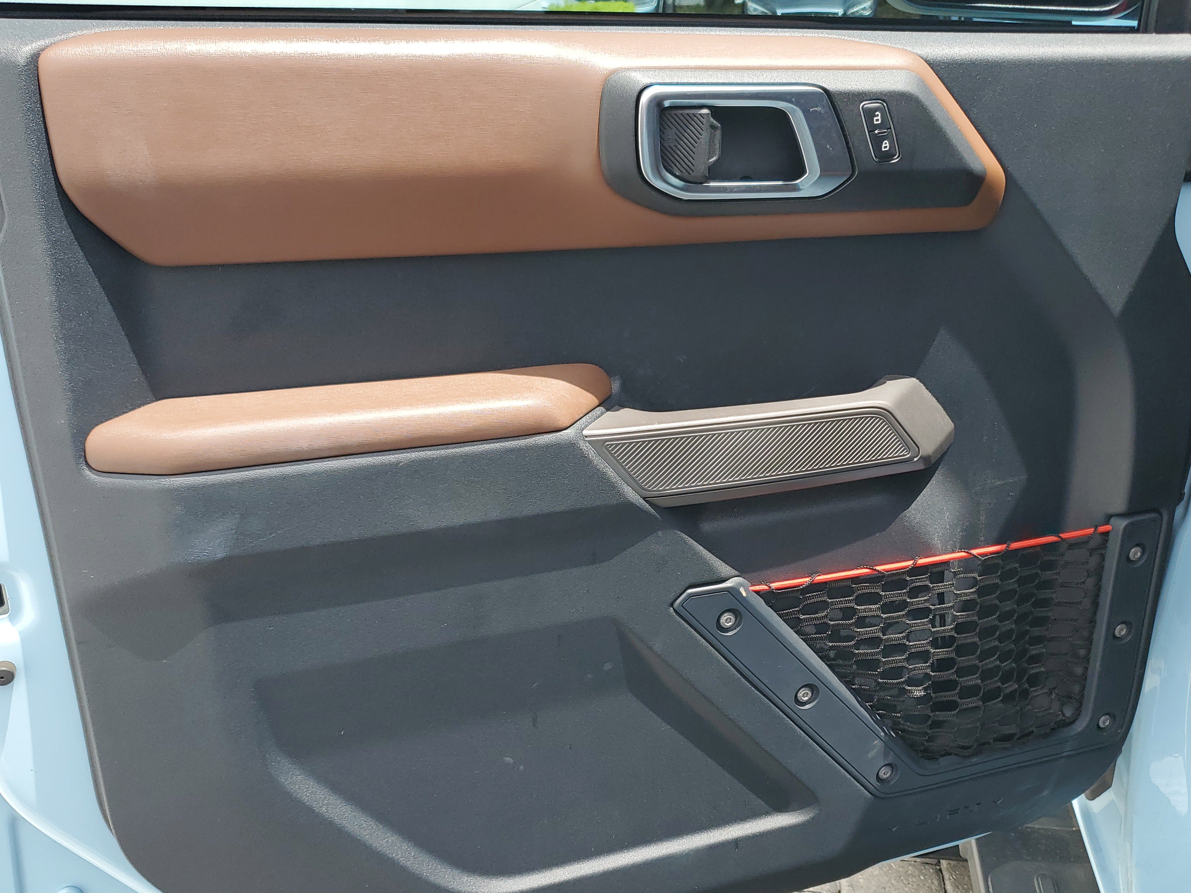 Used 2023 Ford Bronco Heritage Edition AWD/4WD image 9