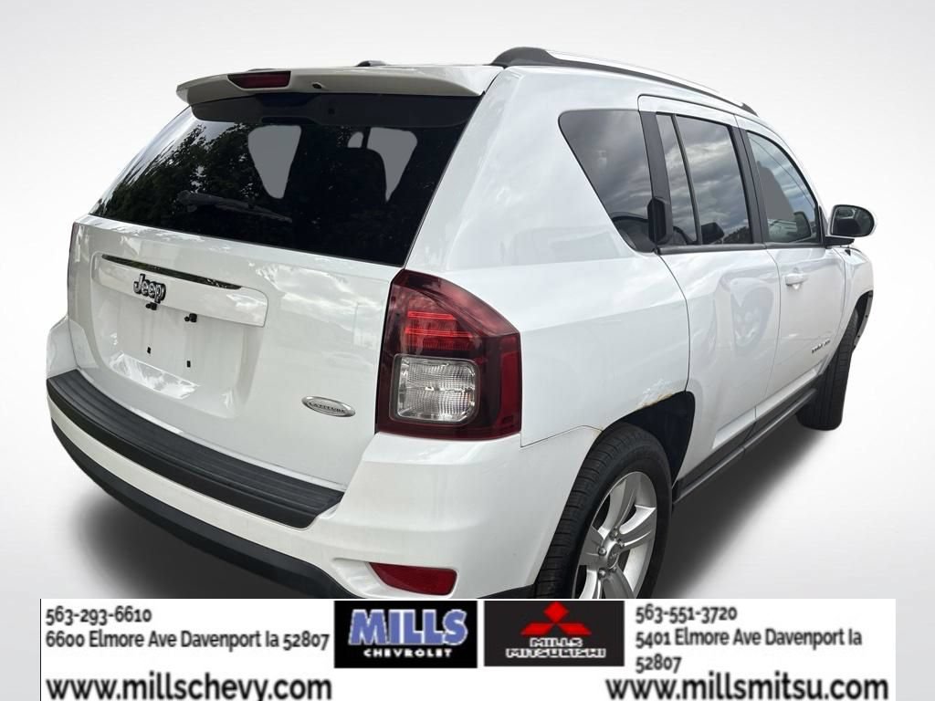 Used 2015 Jeep Compass Latitude w/ Sun/Sound Group FWD image 4