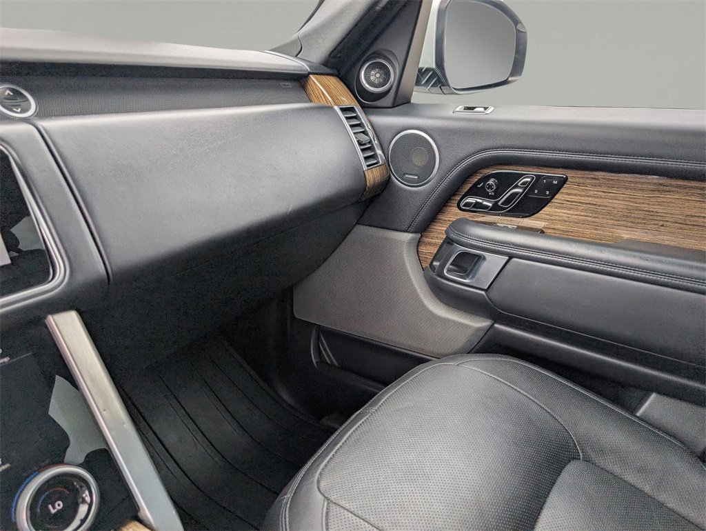 Used 2018 Land Rover Range Rover Supercharged image 31