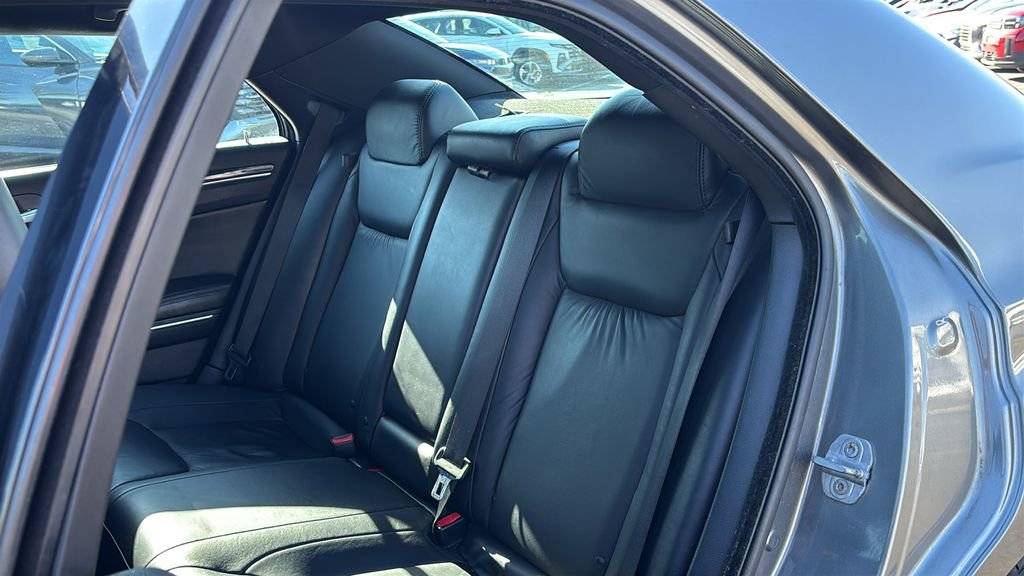 Used 2011 Chrysler 300 Limited image 27