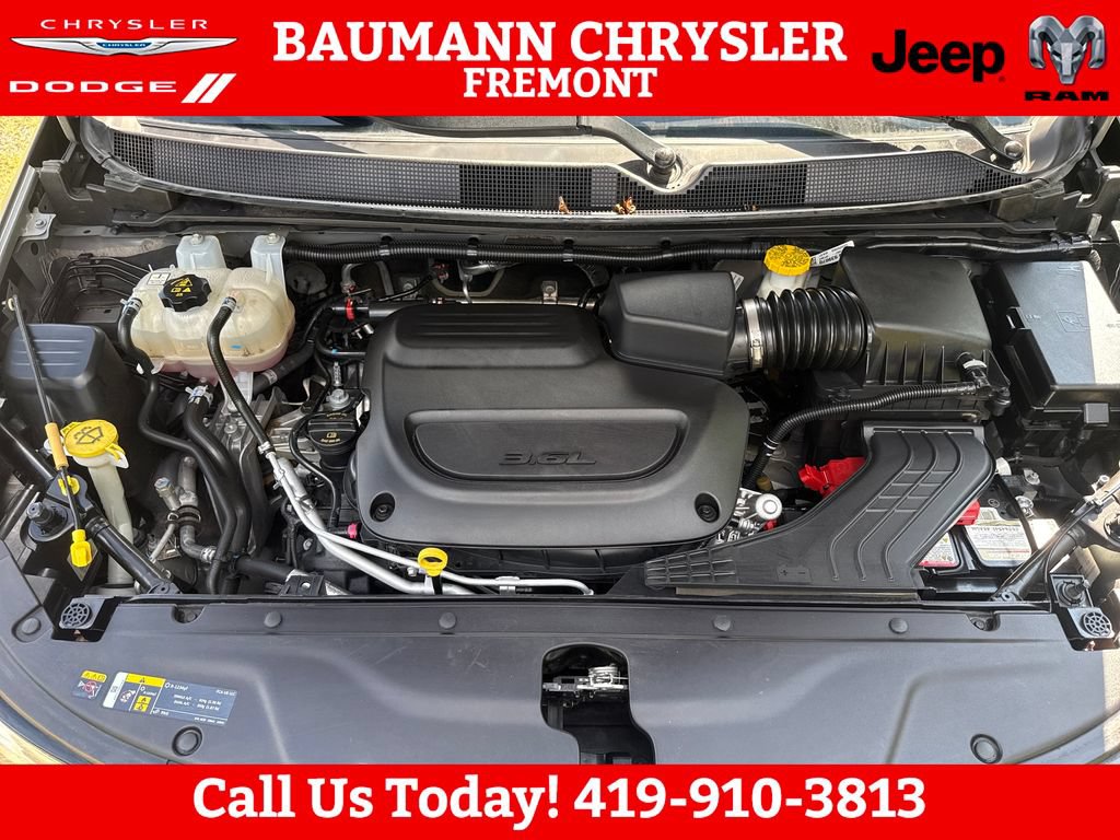 Used 2025 Chrysler Pacifica Limited FWD image 18