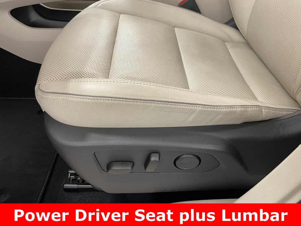 Used 2021 Buick Envision Essence w/ Technology Package I FWD image 11