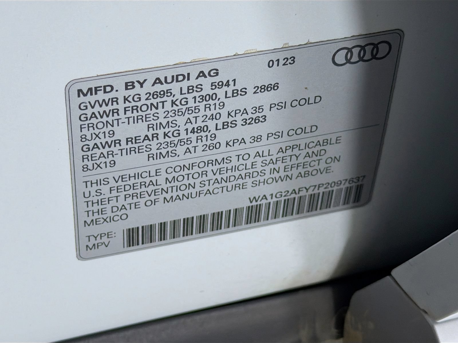 Used 2023 Audi Q5 e Premium w/ Convenience Package AWD/4WD image 32