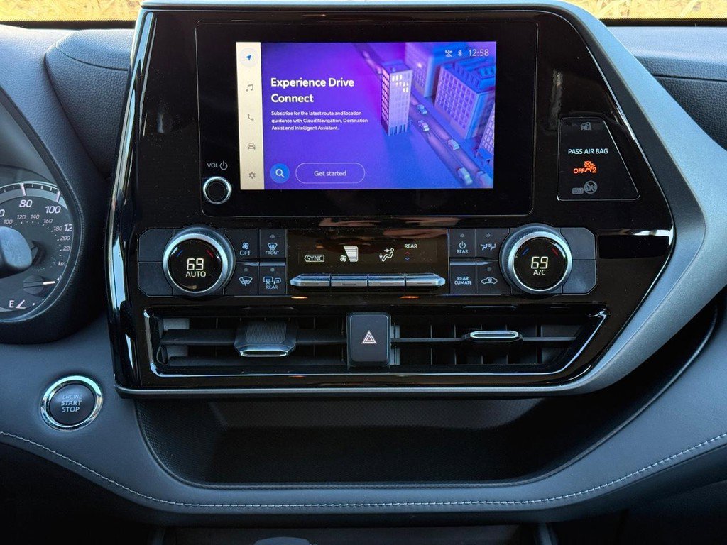 Used 2023 Toyota Highlander LE image 15