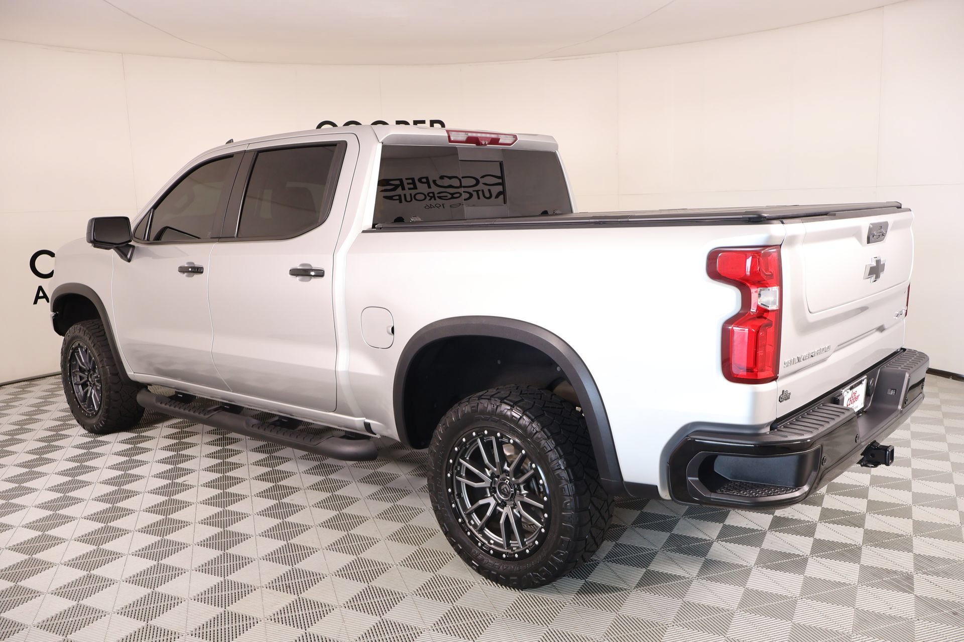 Used 2022 Chevrolet Silverado 1500 ZR2 w/ Technology Package AWD/4WD image 24