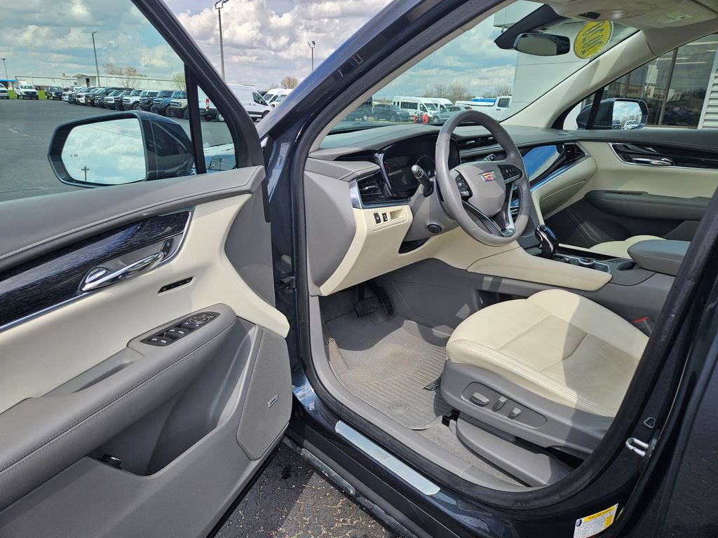 Used 2020 Cadillac XT6 Premium Luxury w/ LPO, Floor Liner Package image 13