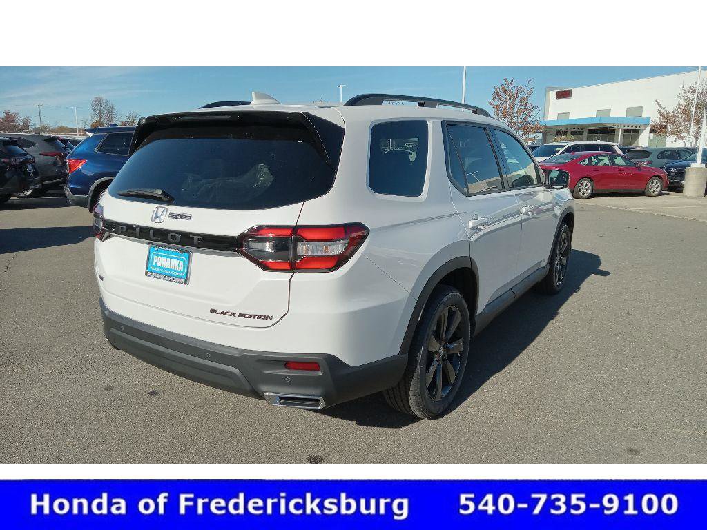 Used 2025 Honda Pilot Black Edition image 5
