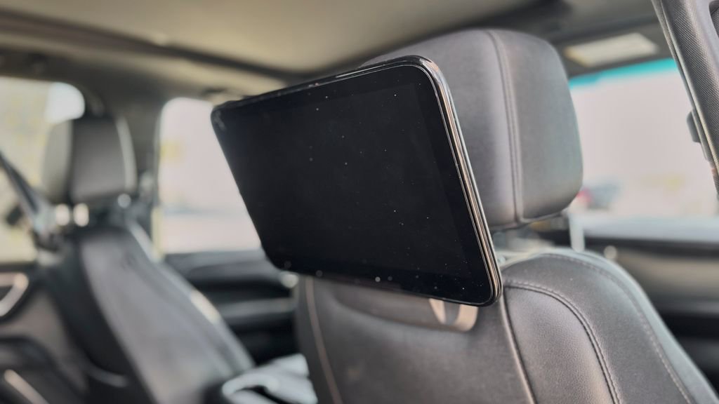 Used 2022 Chevrolet Suburban Z71 w/ Z71 Off-Road Package image 37