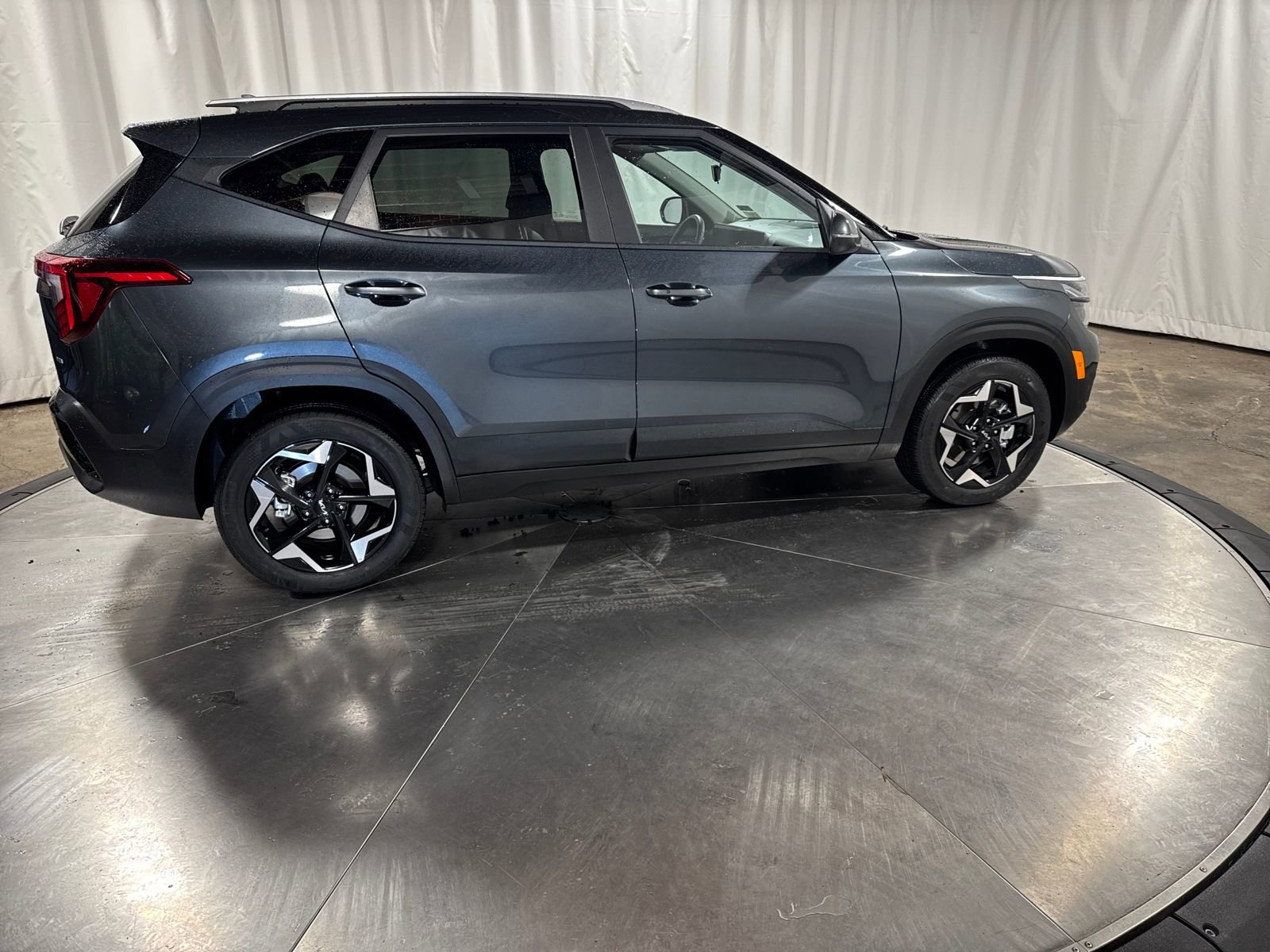 Certified 2025 Kia Seltos S AWD/4WD image 9