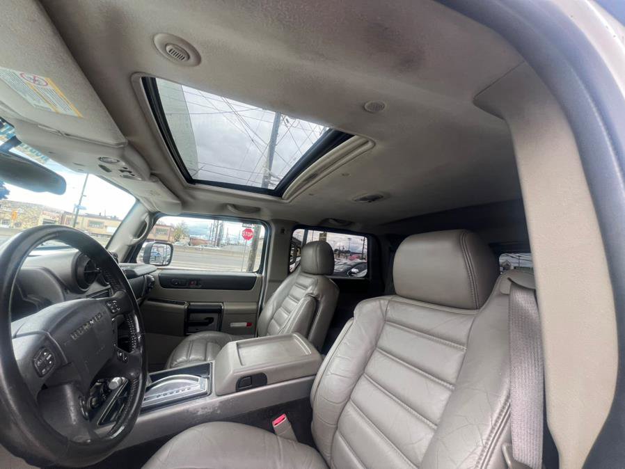 Used 2003 HUMMER H2 w/ Preferred Equipment Group image 10
