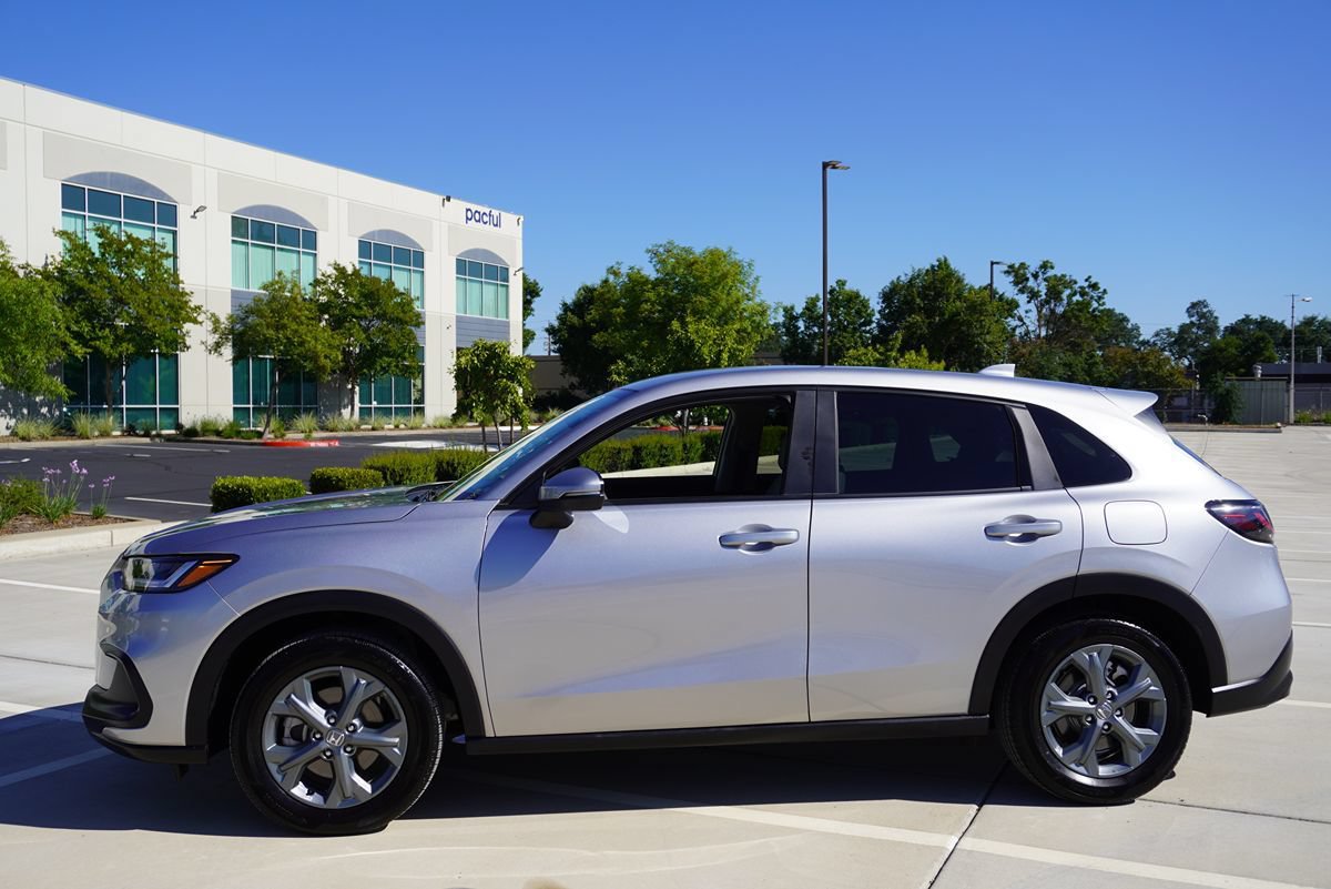 Used 2026 Honda HR-V LX image 3
