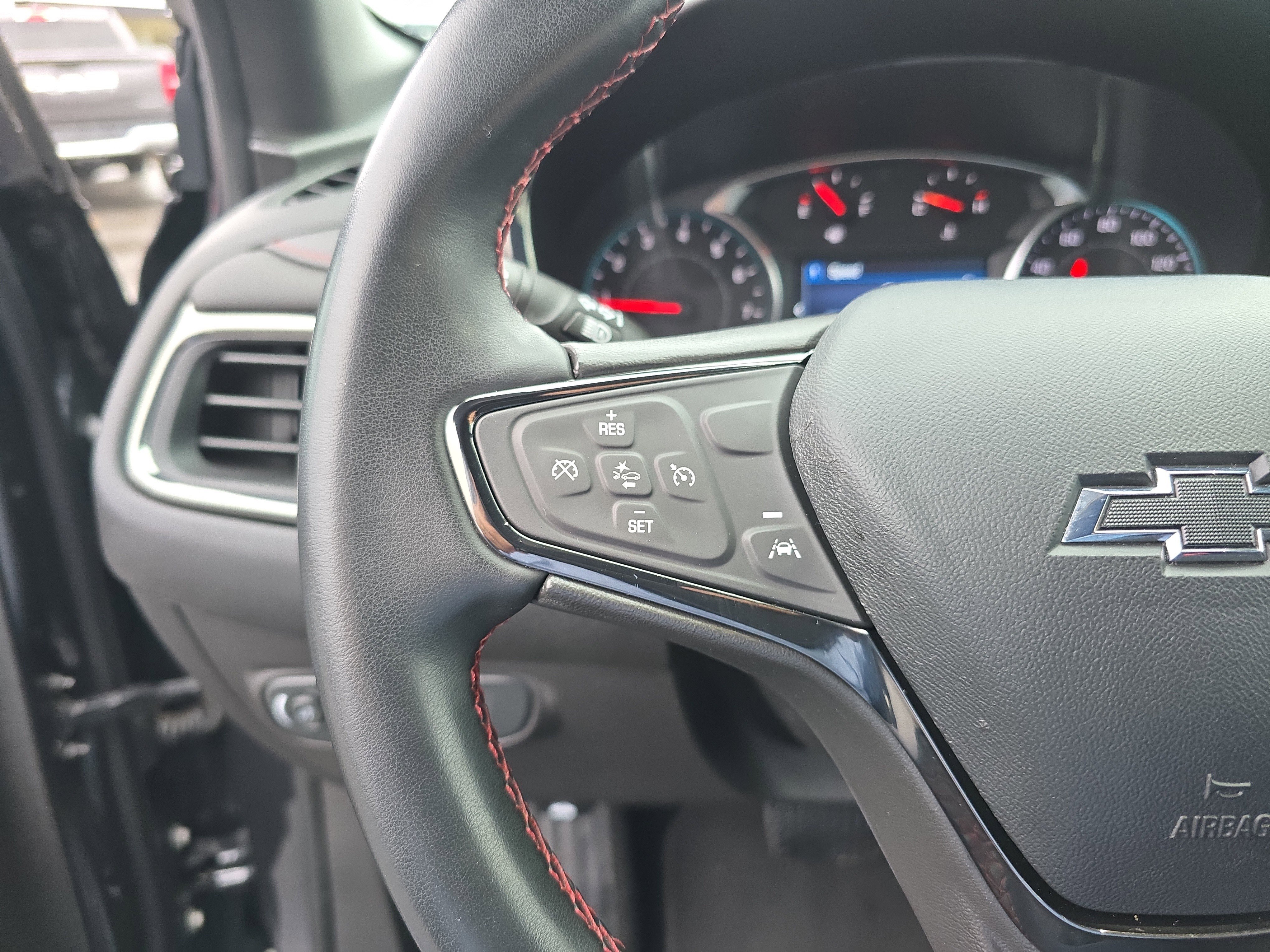 Used 2023 Chevrolet Equinox RS image 34