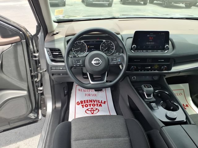 Used 2023 Nissan Rogue SV AWD/4WD image 12