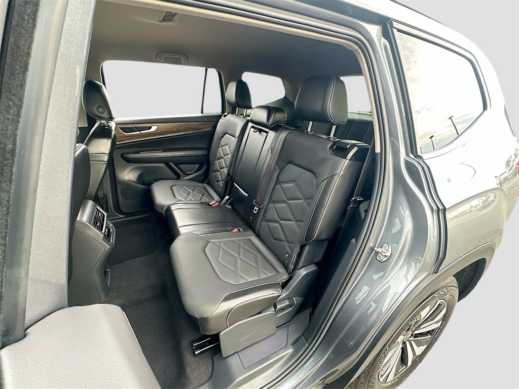 Used 2024 Volkswagen Atlas SE image 23