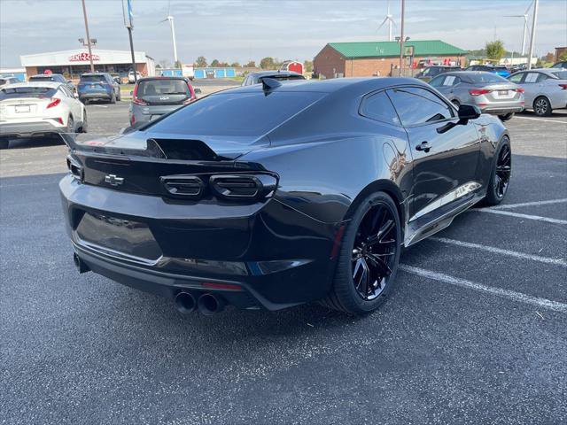Used 2023 Chevrolet Camaro LT w/ Technology Package RWD image 5