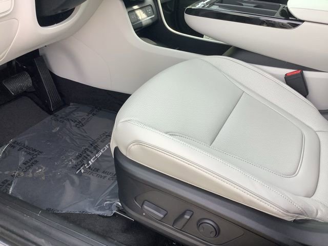 New 2026 Hyundai Tucson Limited image 15