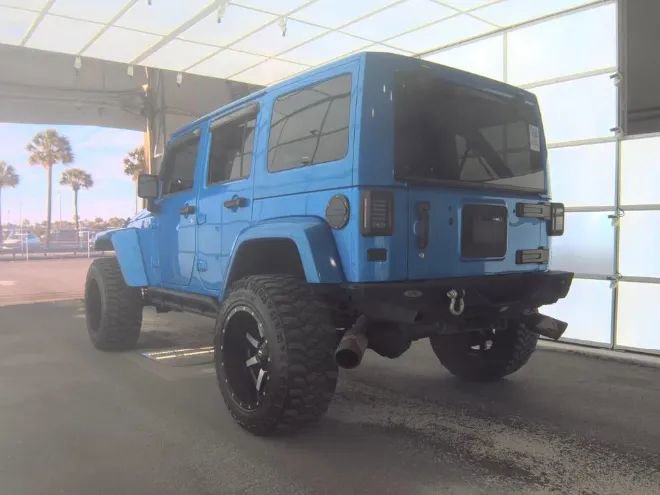 Used 2015 Jeep Wrangler Unlimited Sahara w/ Max Tow Package AWD/4WD image 2