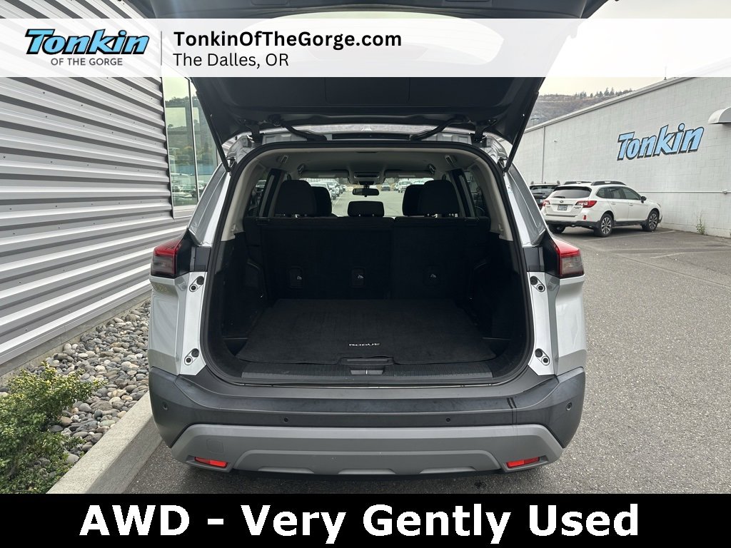 Used 2022 Nissan Rogue SV image 4