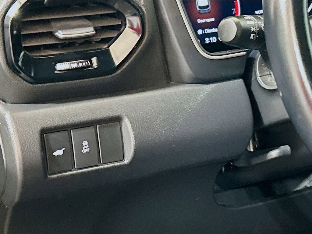 Used 2025 Honda Pilot Touring image 8