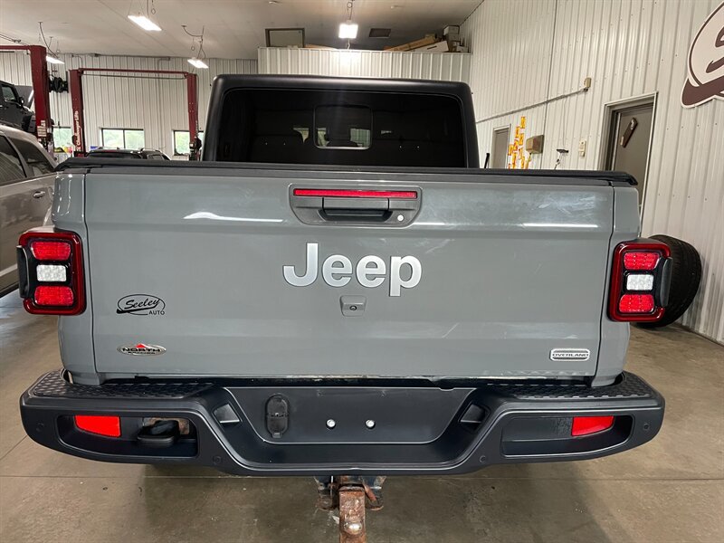 Used 2020 Jeep Gladiator Overland AWD/4WD image 8