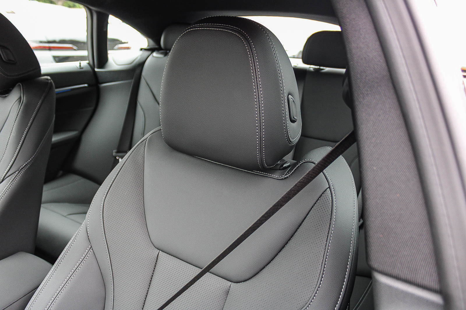 New 2026 BMW i4 eDrive40 w/ Premium Package RWD image 25