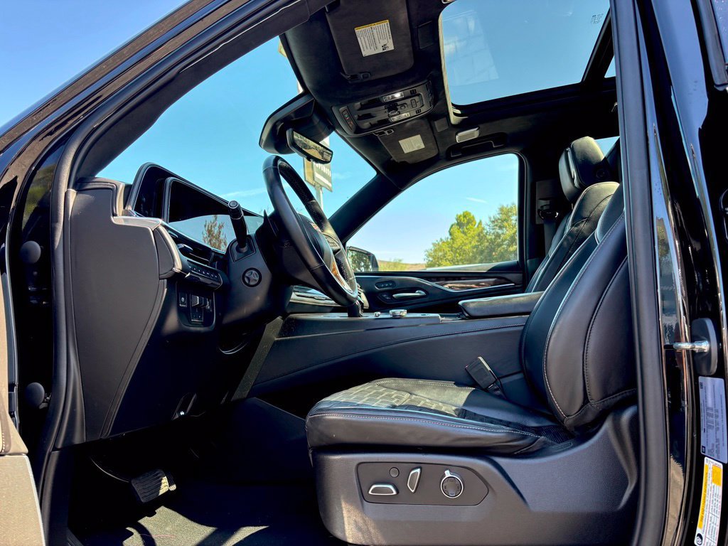Used 2021 Cadillac Escalade Sport Platinum w/ LPO, ONYX Package AWD/4WD image 13