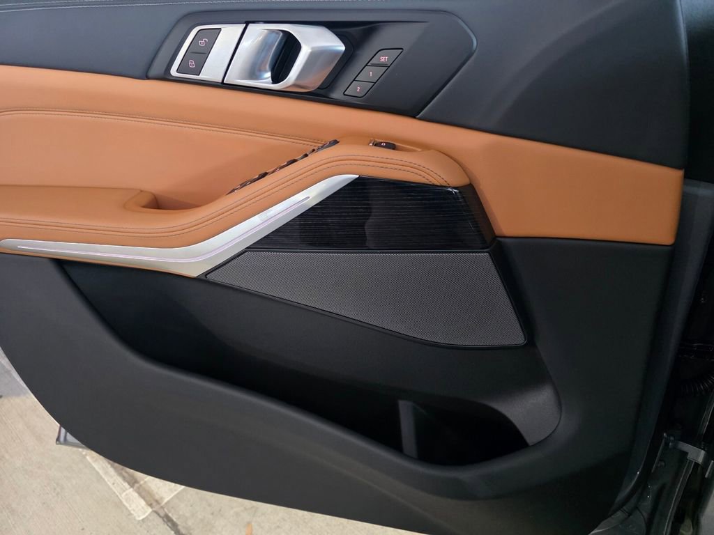 New 2026 BMW X5 sDrive40i w/ M Sport Package RWD image 16