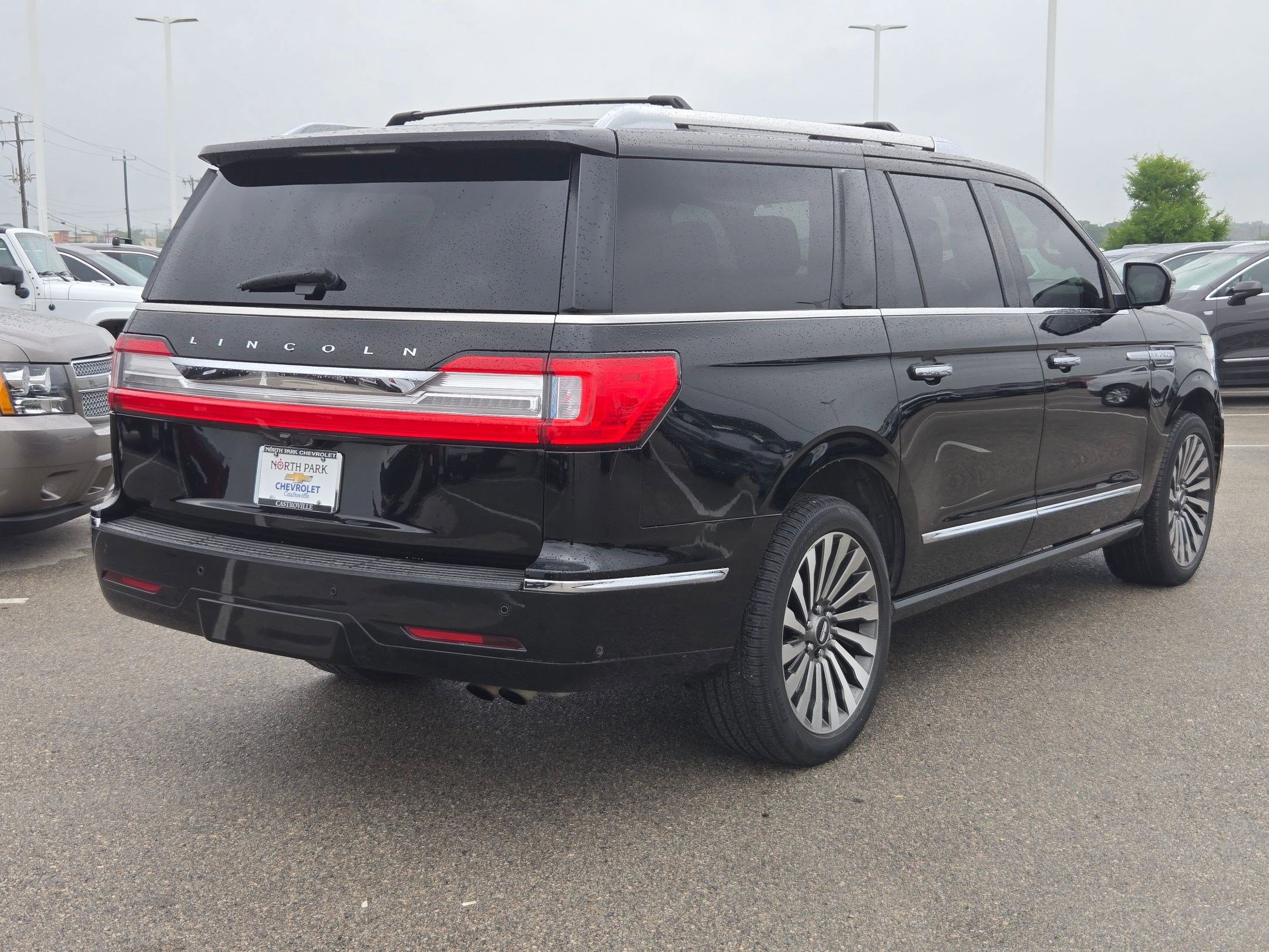 Used 2018 Lincoln Navigator L Reserve w/ Technology Package AWD/4WD image 3