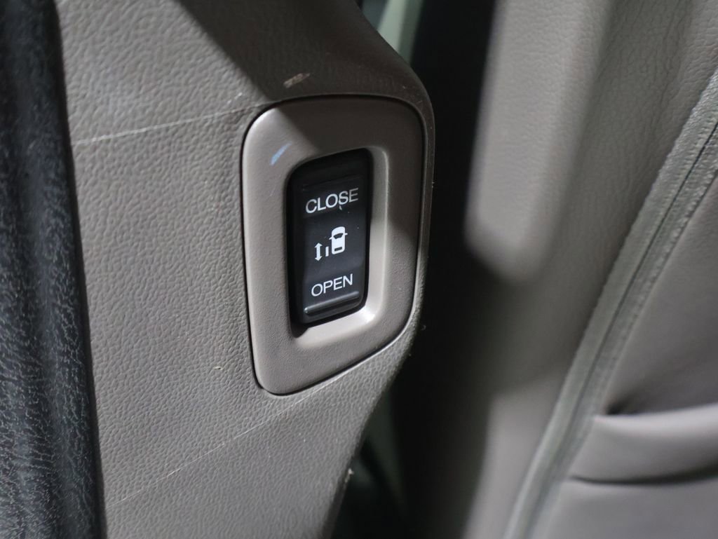 Used 2013 Honda Odyssey EX-L image 18