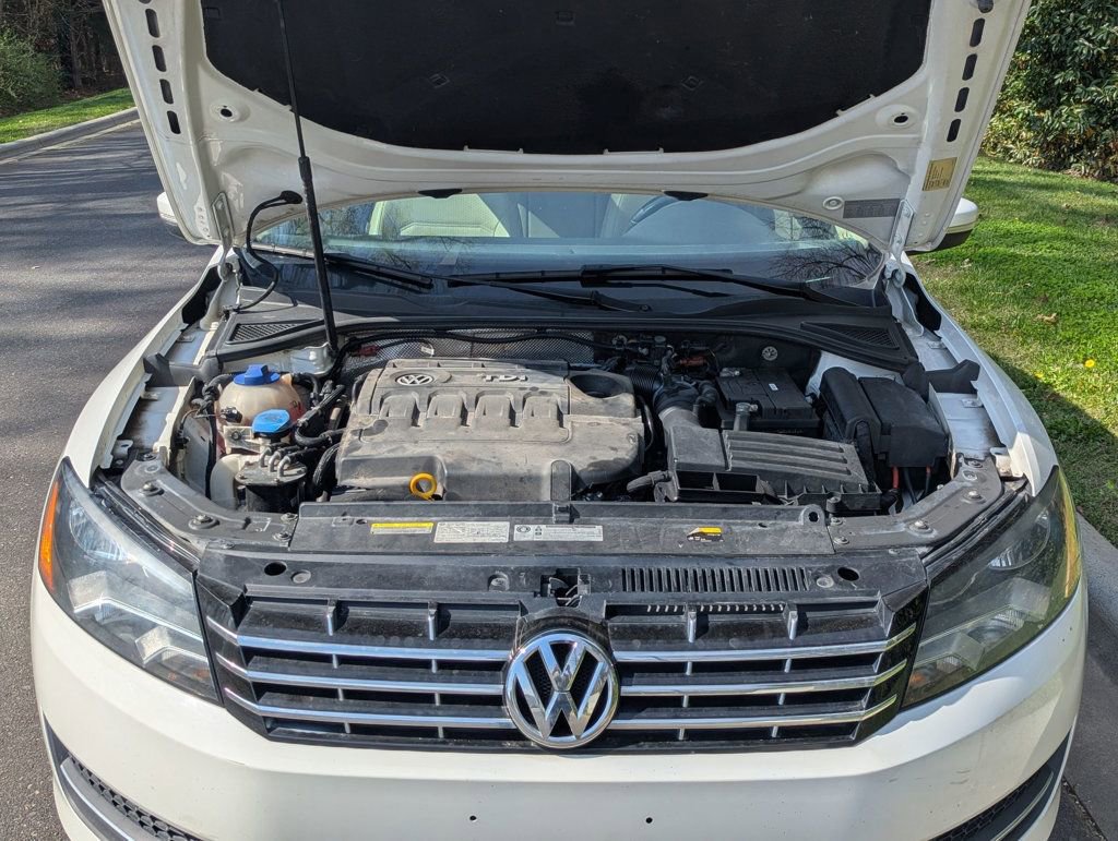 Used 2015 Volkswagen Passat TDI SE image 20