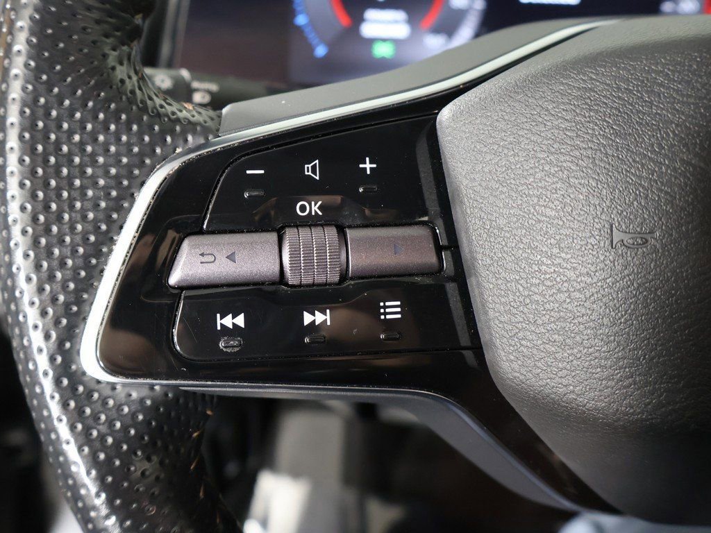 Used 2023 Nissan Ariya FWD image 43