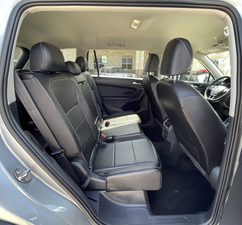 Used 2021 Volkswagen Tiguan SE image 33