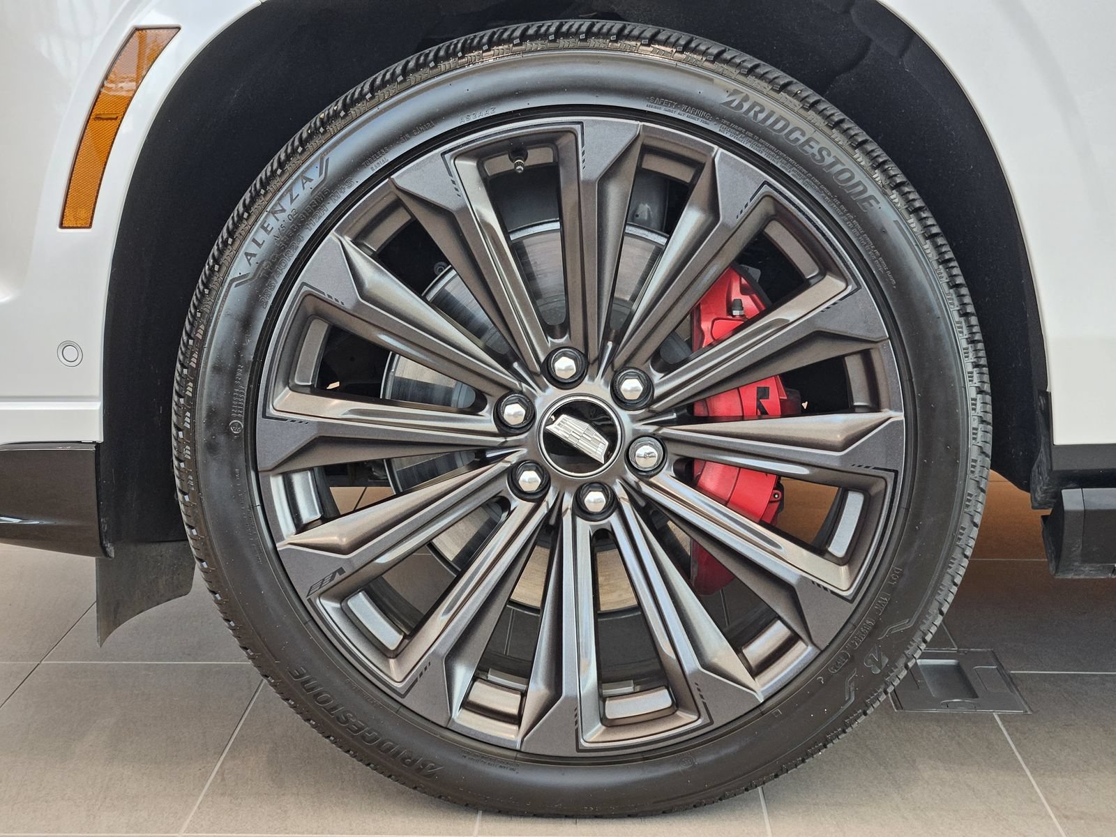 Certified 2025 Cadillac Escalade ESV V AWD/4WD image 10