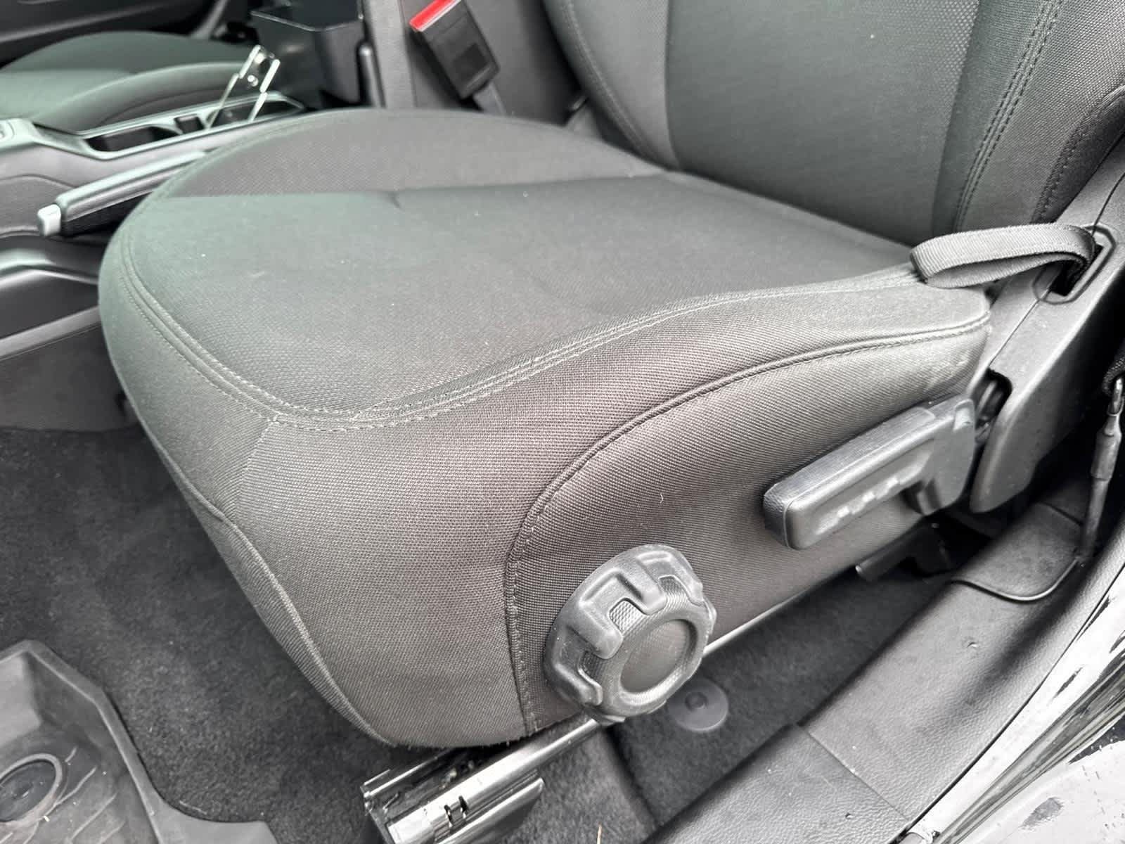 Used 2022 Jeep Wrangler Unlimited Sahara AWD/4WD image 14