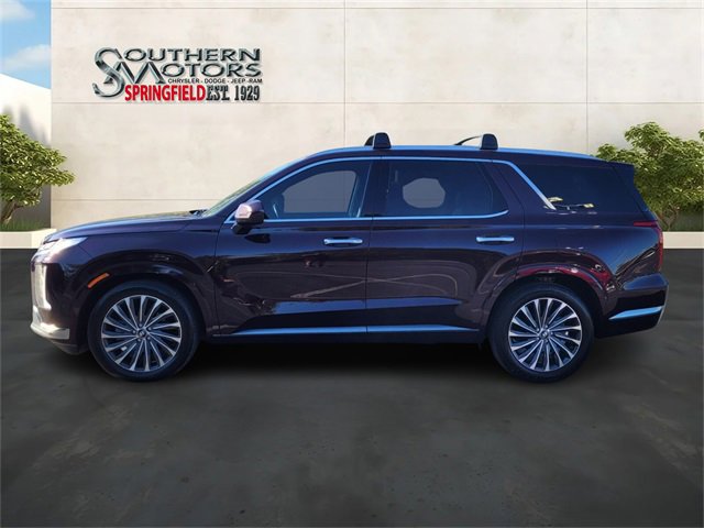 Used 2023 Hyundai Palisade Calligraphy image 2