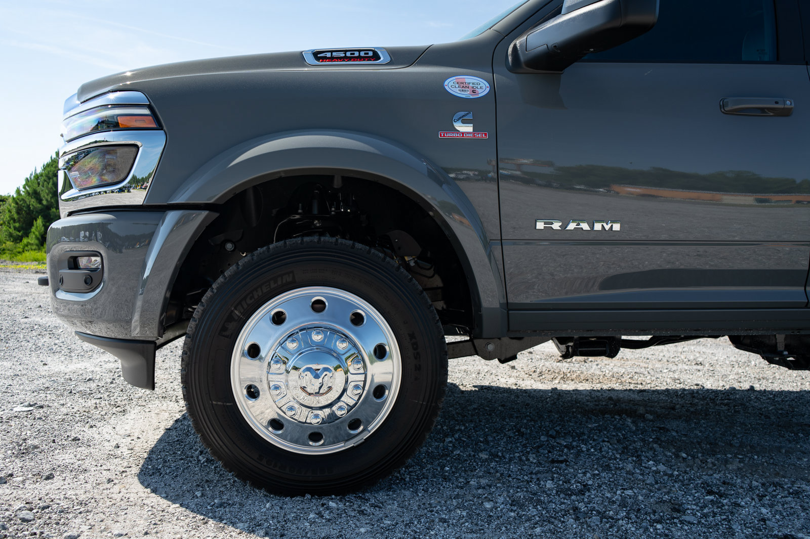 New 2026 RAM 4500 4x4 Crew Cab DRW w/ Laramie Trim Package image 4