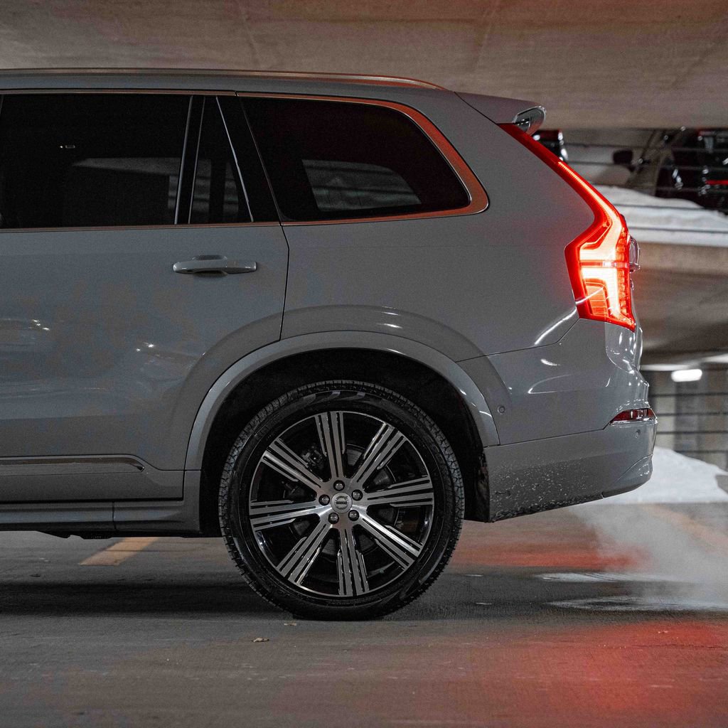 Certified 2025 Volvo XC90 T8 Plus w/ Protection Package Premier image 4