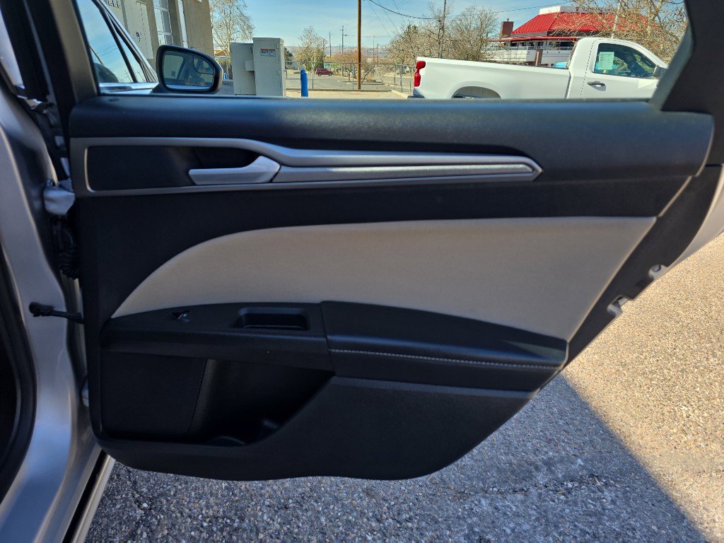 Used 2018 Ford Fusion S FWD image 25