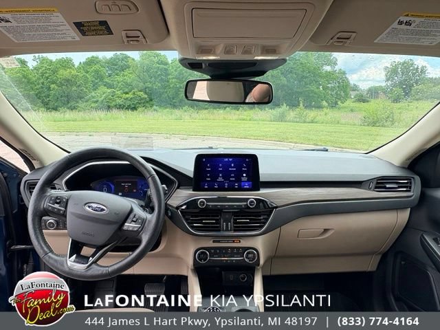 Used 2020 Ford Escape Titanium w/ Titanium Premium Package 2.0 AWD/4WD image 11