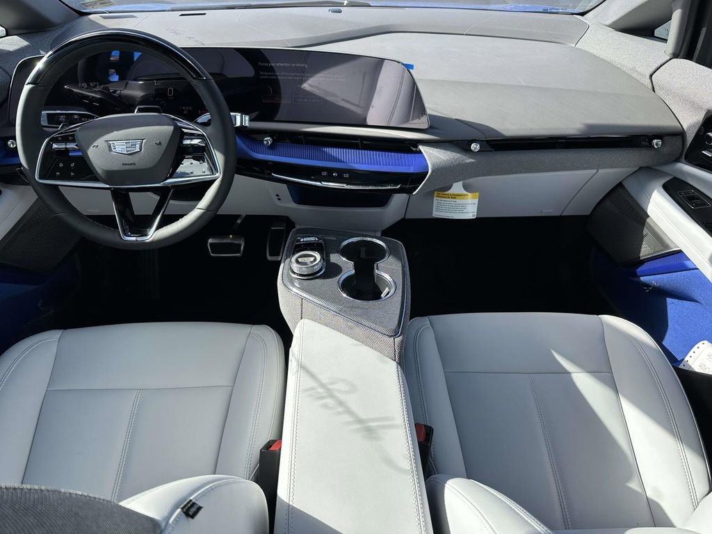 New 2025 Cadillac Optiq Luxury 1 image 18
