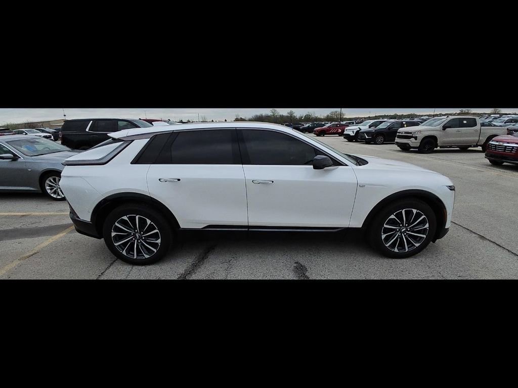 Used 2024 Cadillac Lyriq Sport w/ LPO, Floor Liner Package AWD/4WD image 4