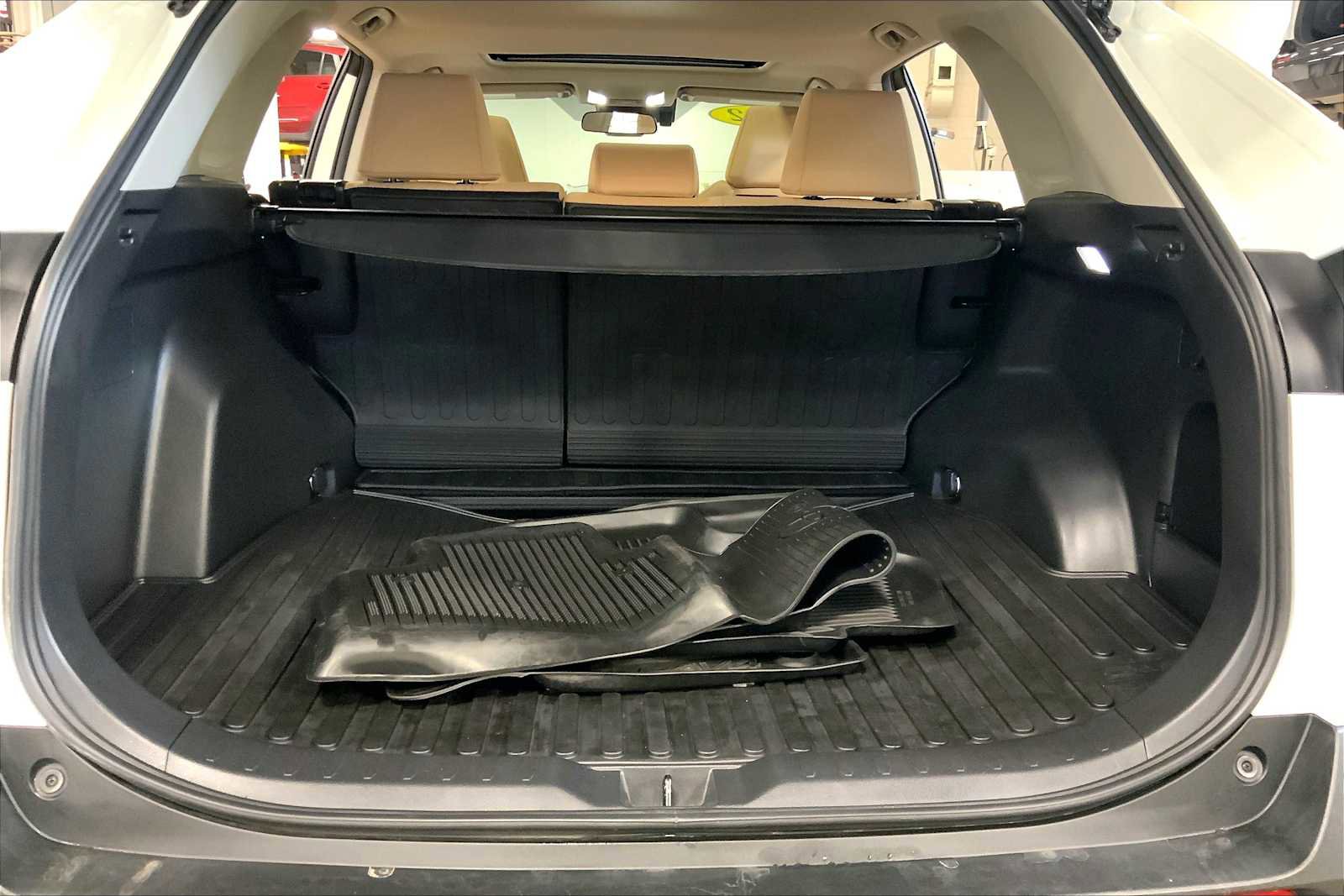 Used 2022 Toyota RAV4 XLE w/ Convenience Package image 35