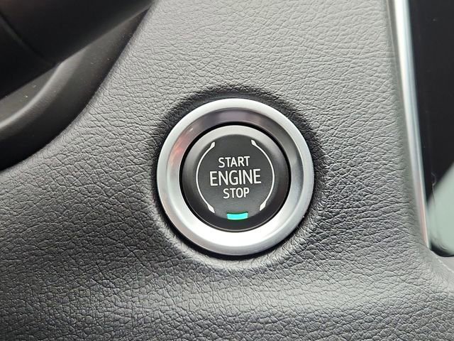 Used 2023 Cadillac XT4 Sport FWD image 16