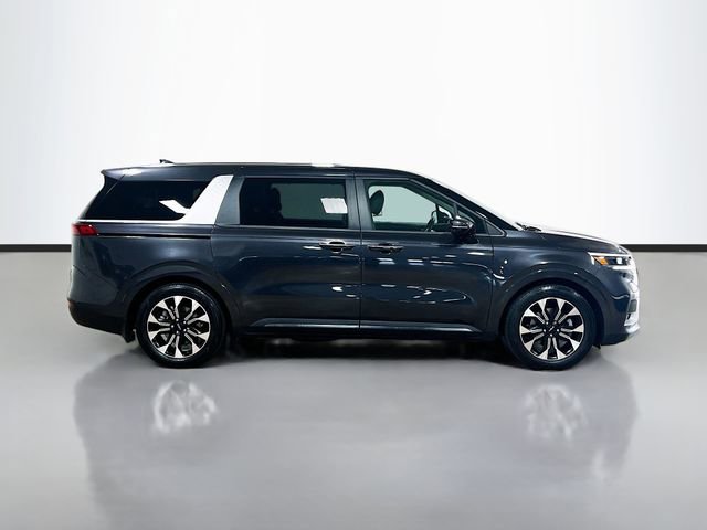 Used 2024 Kia Carnival EX image 8