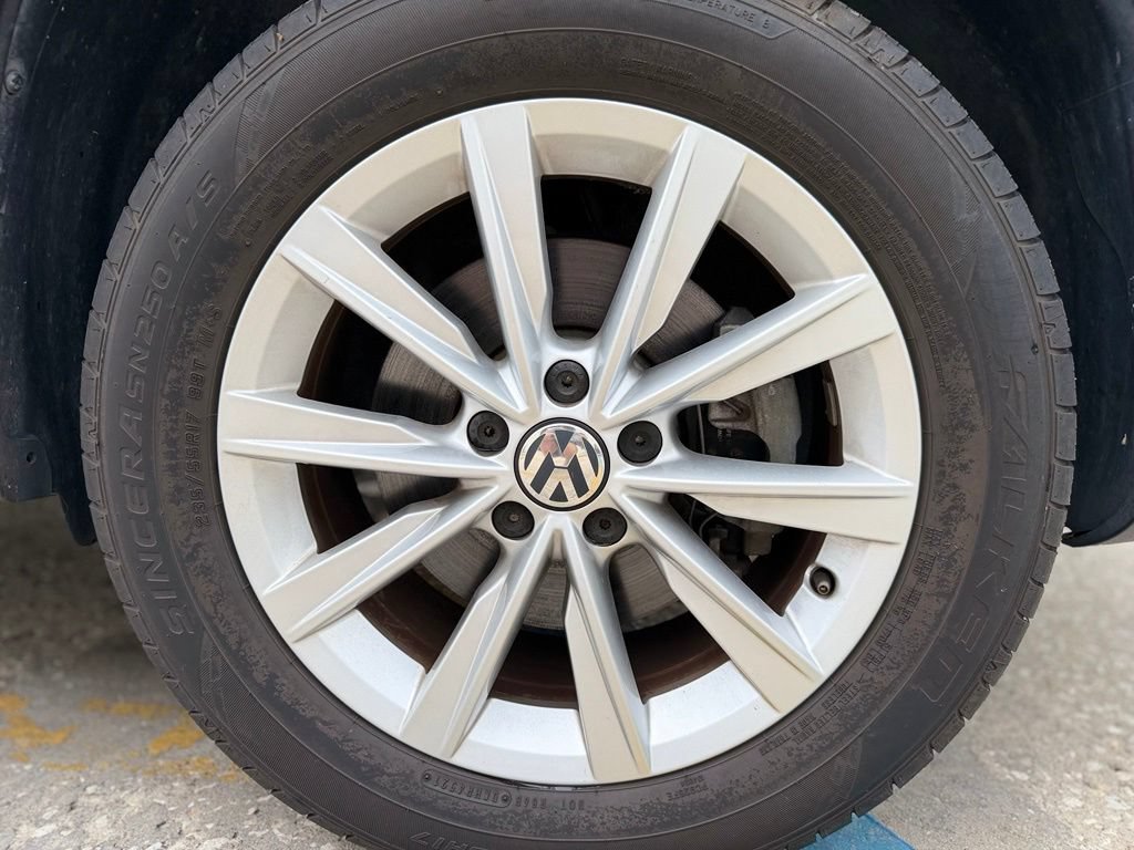 Used 2017 Volkswagen Tiguan S AWD/4WD image 12