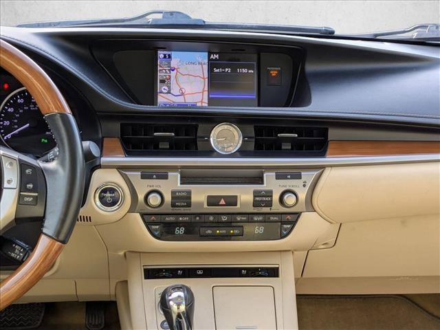 Used 2013 Lexus ES 300h image 15
