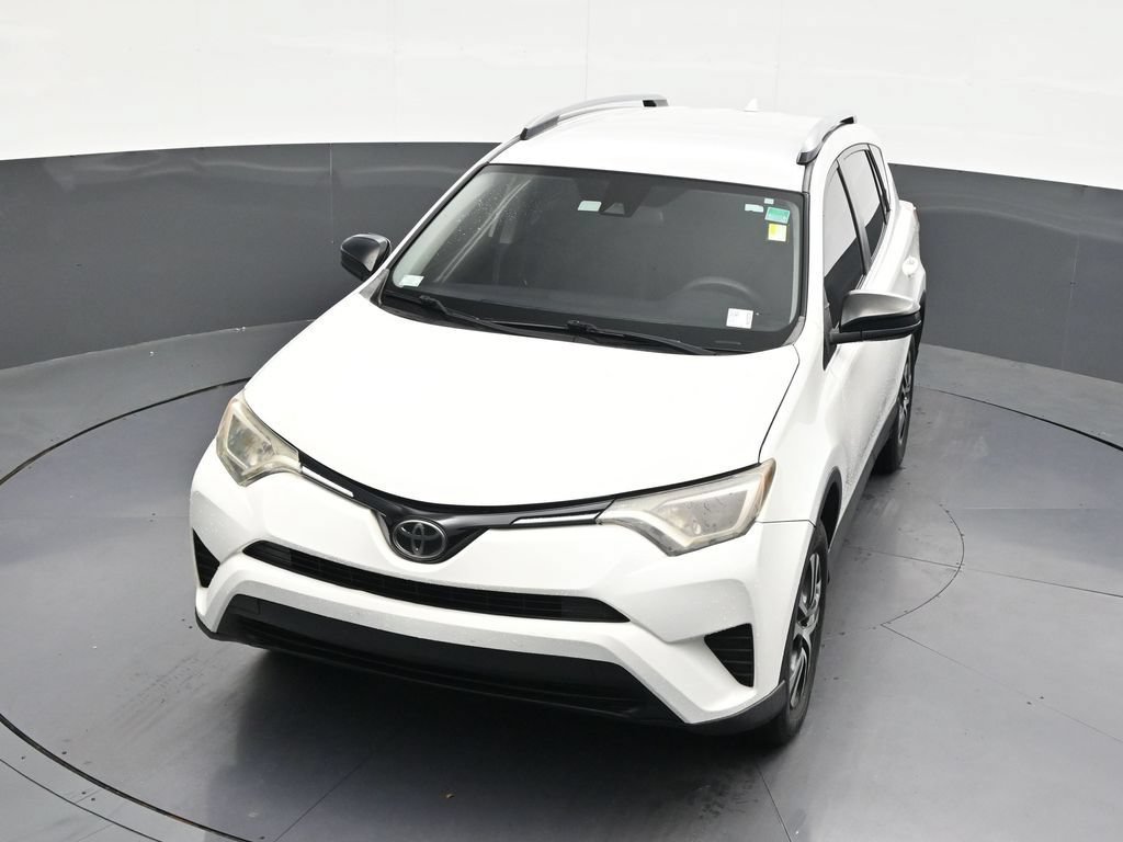 Used 2018 Toyota RAV4 LE FWD image 22