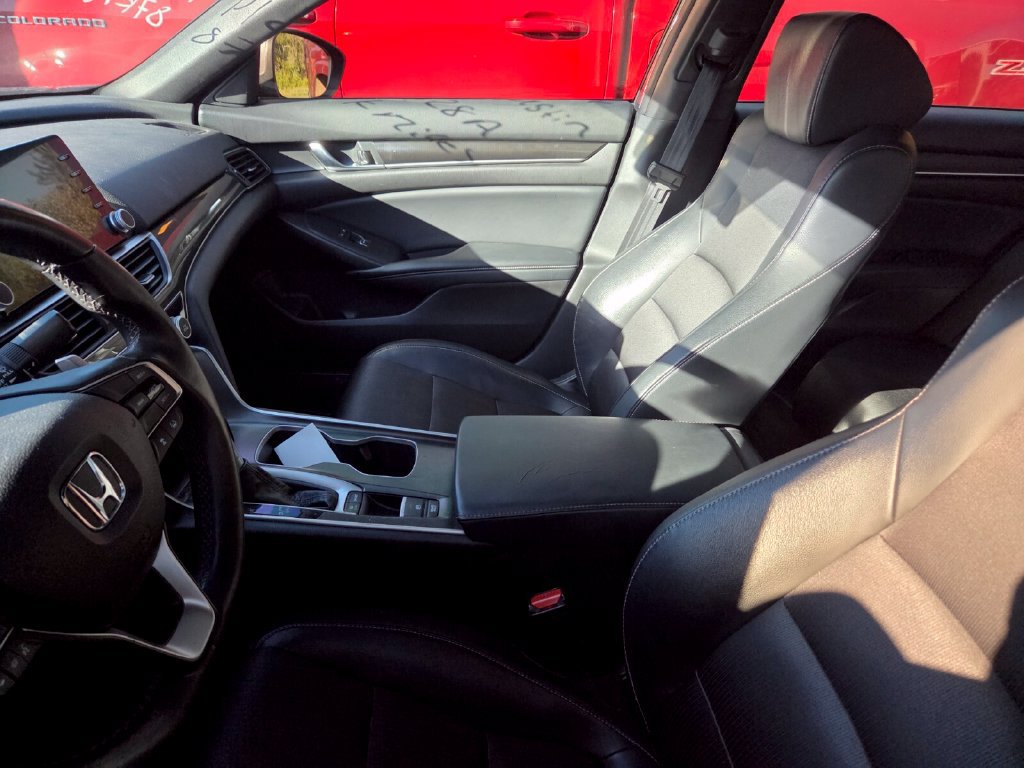 Used 2018 Honda Accord Sport image 10